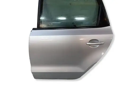 Volkswagen Polo V 6R Rear door 