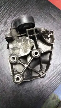 BMW 3 E46 A/C compressor mount bracket 7787319