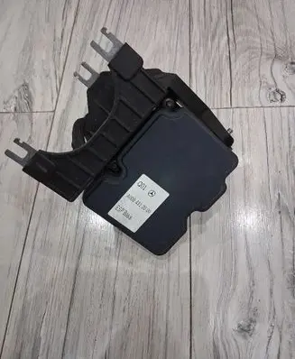 Mercedes-Benz A W176 ABS Pump A0004312000