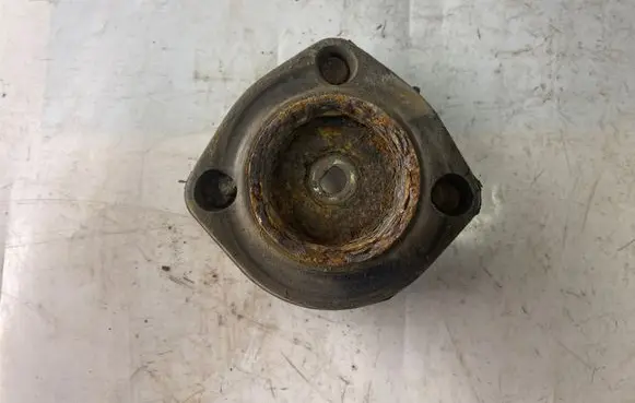 Hyundai Matrix Front shock absorber mounting bracket 