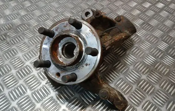 Land Rover Freelander 2 - LR2 Front wheel hub spindle knuckle