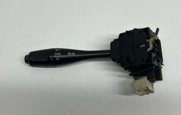 Mitsubishi Pajero Light switch MR570117