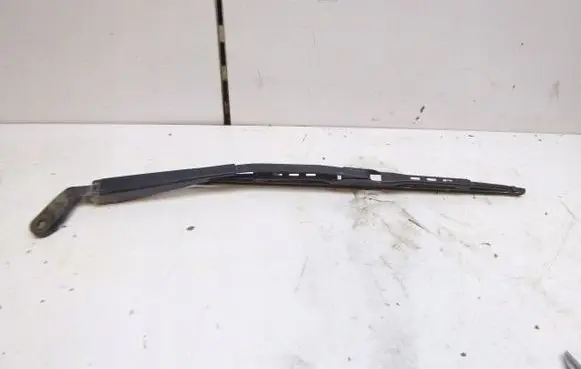 Volkswagen Golf III Rear wiper blade arm 1H6955706