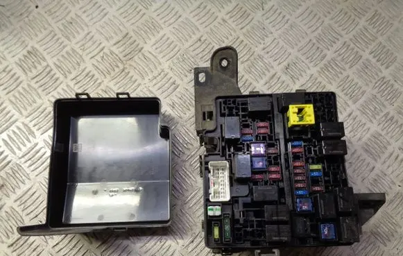 Mitsubishi Space Star Fuse box set 