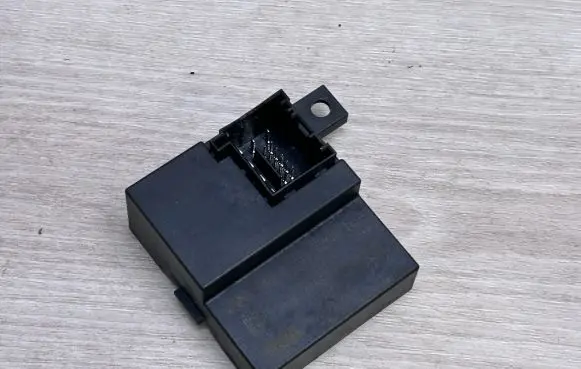 Volkswagen Touareg II Steering rack control module 4H0907705H