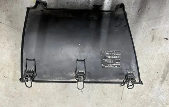 Mercedes-Benz C AMG W203 Cabin air micro filter frame (part) 2038350740