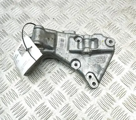 Volvo XC60 A/C compressor mount bracket 31401517