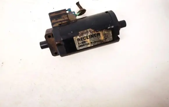 Chrysler Voyager Seat adjustment motor 5609720 8-82914