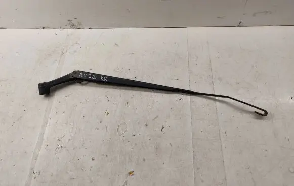 Toyota Avensis T250 Front wiper blade arm 8522105070 8529205020