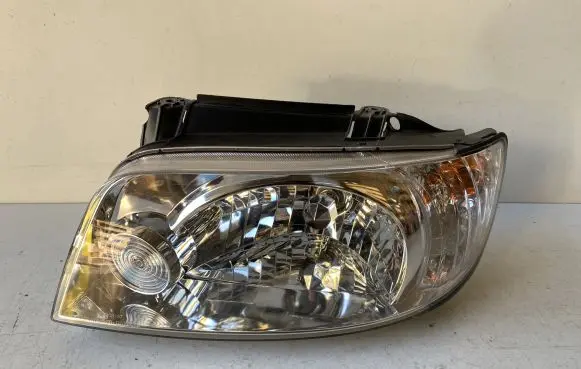 Hyundai Matrix Headlight/headlamp 92101170