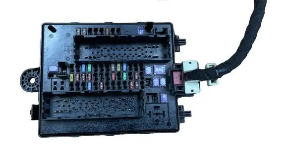Buick Enclave II Central body control module 84281614