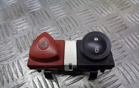Renault Megane I Hazard light switch 8200095493