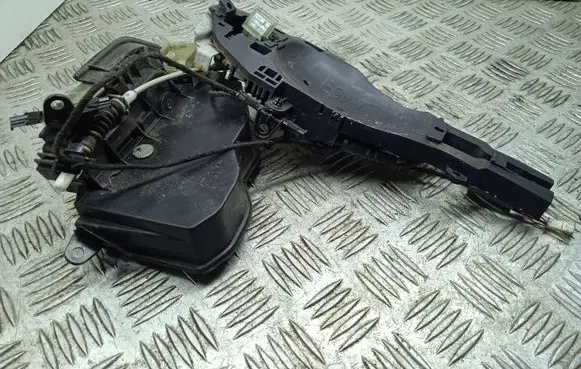 BMW 3 E92 E93 Front door lock 7202144