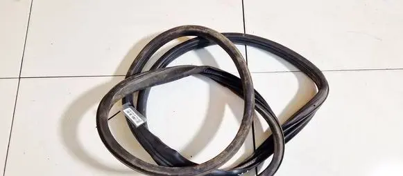 Opel Astra H Rubber seal front coupe door 