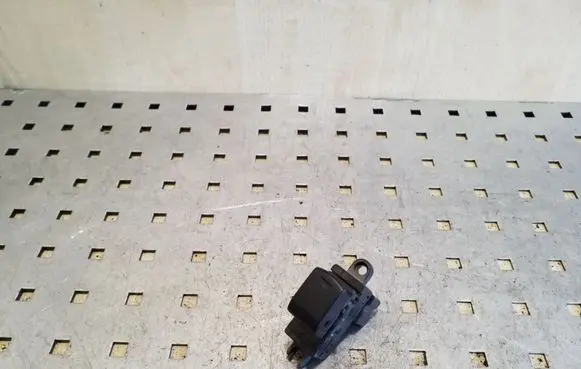 Nissan Navara D40 Electric window control switch 25411EA00A