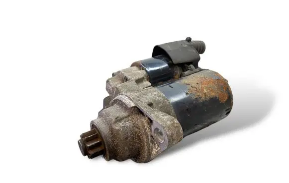 Volkswagen Polo IV 9N3 Starter motor K4893