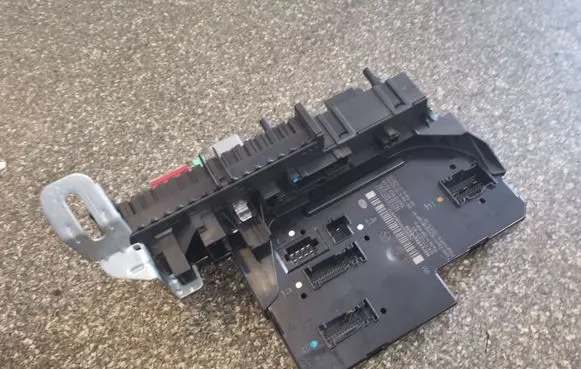 Mercedes-Benz E W212 Fuse module 2129000122 2129011204 2129020008