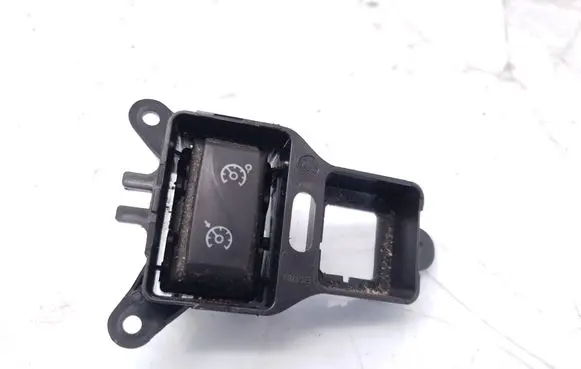 Renault Clio IV Cruise control switch