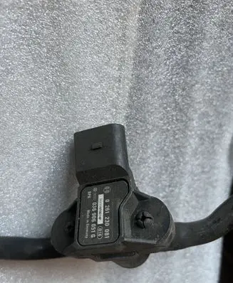 Audi Q7 4L Air pressure sensor 0261230081