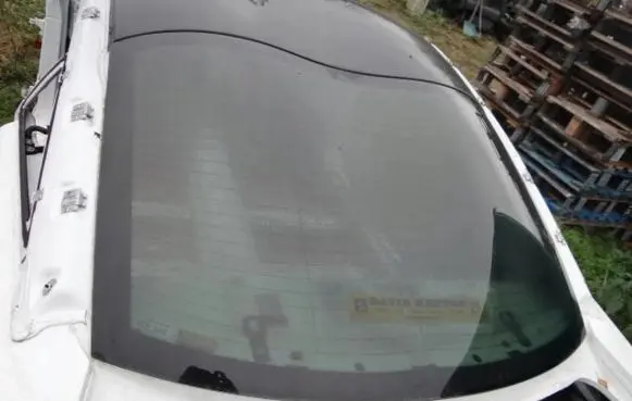 Peugeot 206+ Rear windscreen/windshield window 
