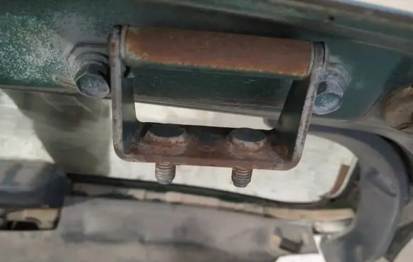 Nissan Almera Tailgate/trunk/boot hinge