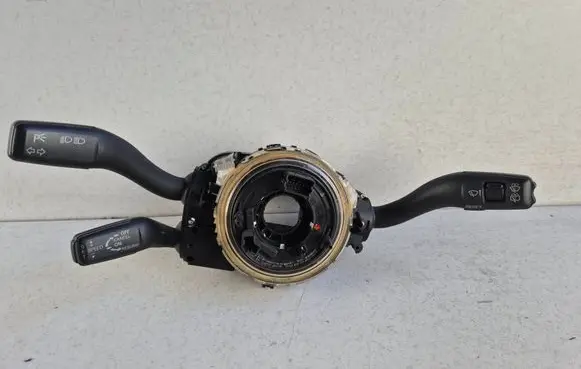 Wiper turn signal indicator stalk/switch