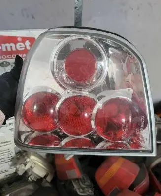 Volkswagen Golf III Rear/tail lights HU08TB41