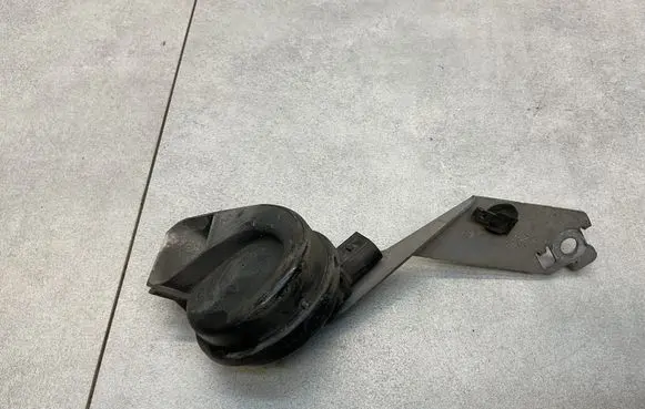 Volkswagen Touareg II Horn signal 7P6951206B