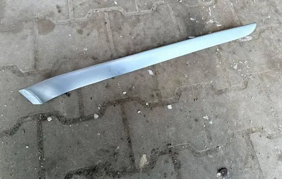 Audi A4 S4 B7 8E 8H Front door trim bar 8E0867410