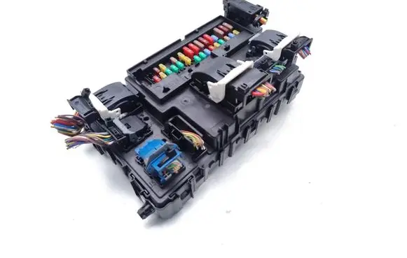 Ford Mondeo MK V Fuse module JU5T-15604-CFG A2C763535040000