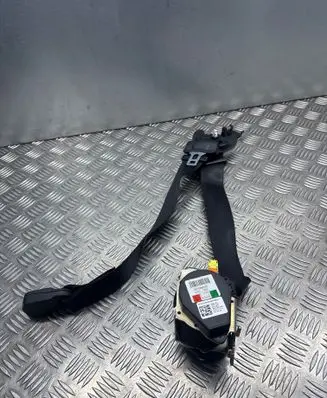 Maserati Ghibli Front seatbelt 627069200 6700174320