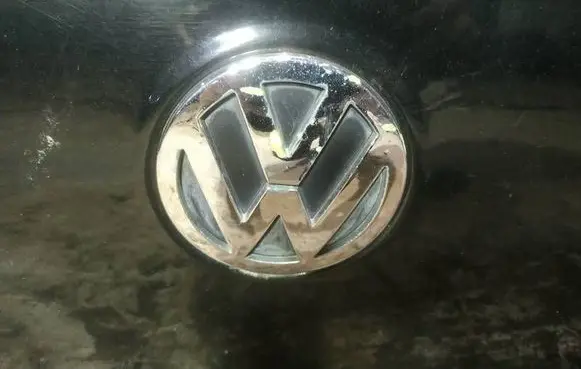 Volkswagen Fox Manufacturer badge logo/emblem 