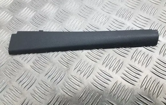 Foot area side trim