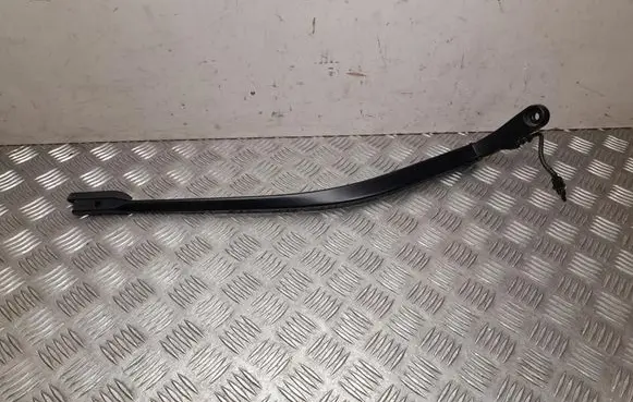 Front wiper blade arm