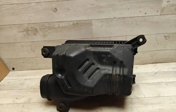 Hyundai i40 Air filter box 281103Z300