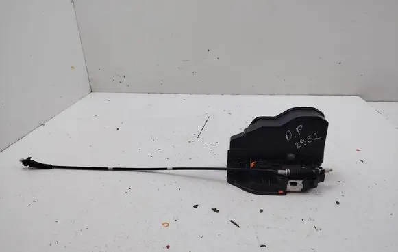 BMW 6 E63 E64 Front door lock 7036170