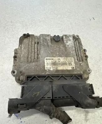 Opel Zafira B Engine control unit/module 1039S39899 55575556 0281017064