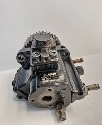 Opel Zafira C Fuel injection high pressure pump 0445010193 55571005 1210518