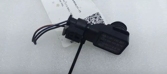Mercedes-Benz B W246 W242 Air pressure sensor A0065422518 0261230261