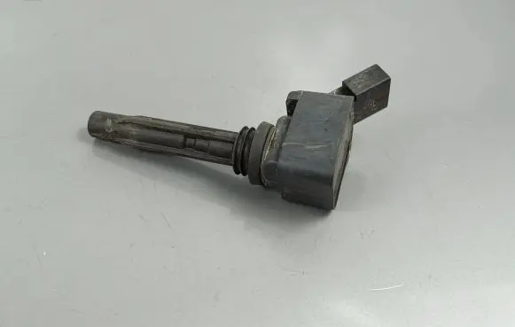 Volkswagen Tiguan High voltage ignition coil 04C905110J