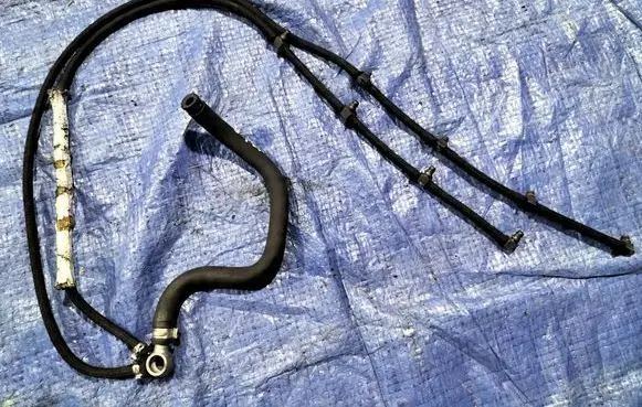 Audi A8 S8 D3 4E Fuel line/pipe/hose 