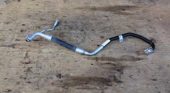 Audi A4 S4 B9 Air conditioning (A/C) pipe/hose 8W2816740