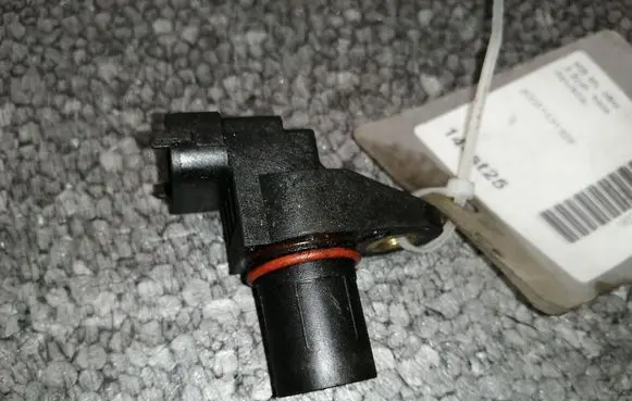 Mercedes-Benz ML W166 Crankshaft position sensor A0051531328