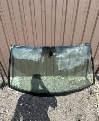 Toyota RAV 4 (XA20) Front windscreen/windshield window 
