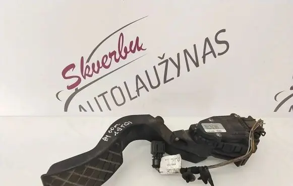Audi A4 S4 B5 8D Accelerator throttle pedal 8D1721523