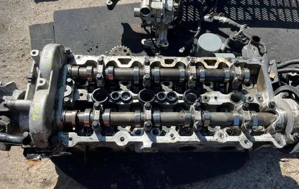 Volvo XC90 Engine head 31430906 P31430908
