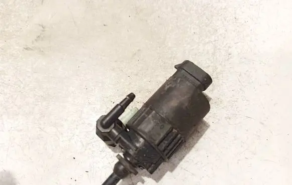 Renault Megane I Windscreen/windshield washer pump 7700821782
