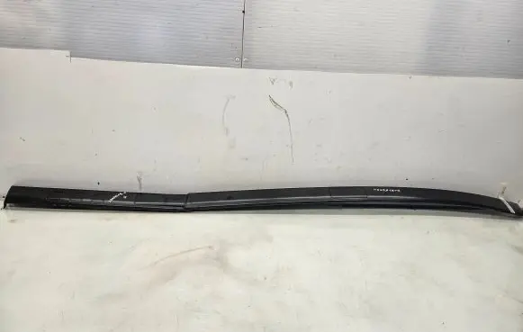 Roof trim bar molding cover