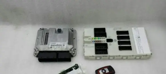 BMW 1 F20 F21 Engine ECU kit and lock set 8587952 9383181