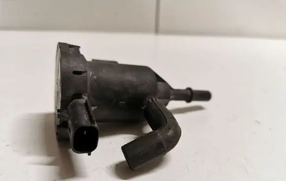 Mercedes-Benz E W212 Vacuum valve A0014760532